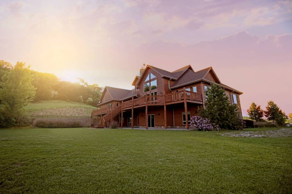 https://www.abrandnewleaf.com/uploads/1/0/1/7/101761394/7-lawn-care-questions-we-commonly-answer-feature_orig.jpg